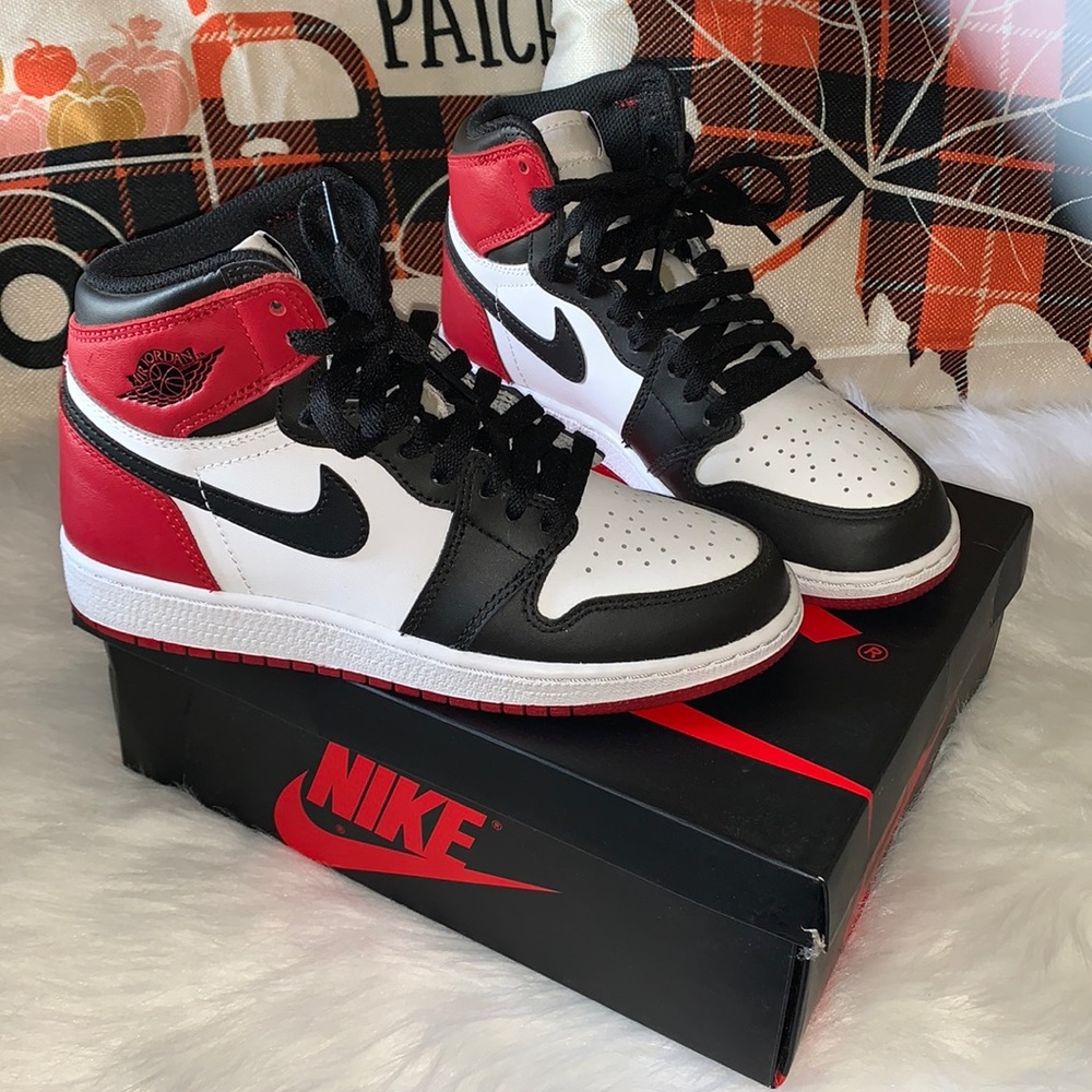 Nike Air Jordan 1 Black Toe Red White Retro High OG 5.5 Women’s 4Y Boys